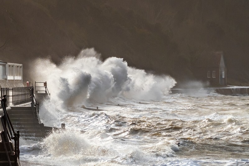z3961 Stormy Day at Totland Bay - Yarmouth to West Cowes inc Newtown