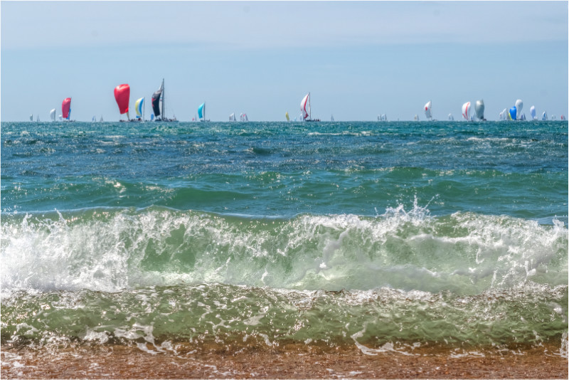 w027 Racing in Turbulent Water, Ventnor - The