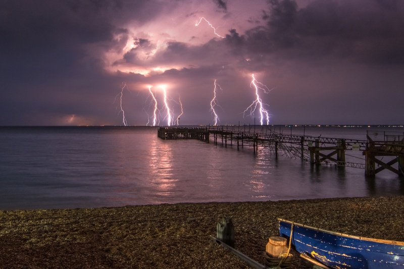 z2756 Midnight Storm from Totland Bay (closer) - Yarmouth to West Cowes inc Newtown