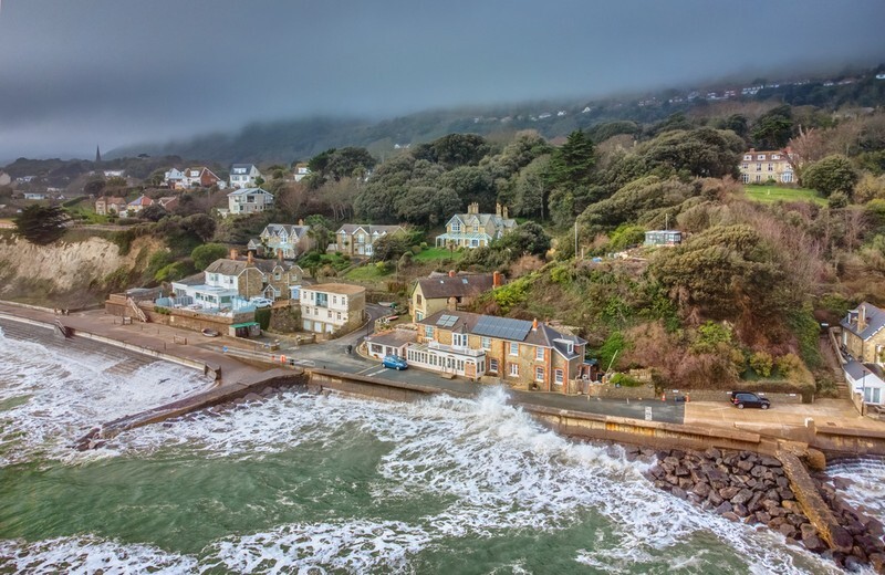 z3737 Winter Surf, Bonchurch - Ventnor to St Catherine's inc Bonchurch, Whitwell & the Undercliff