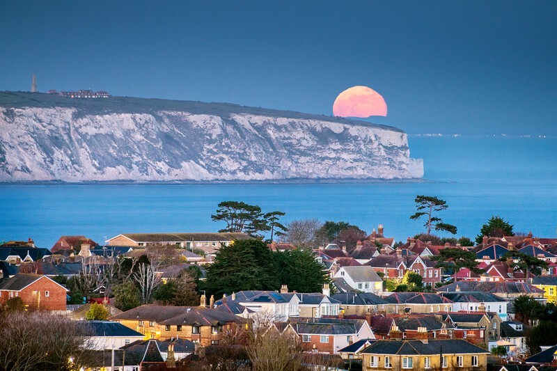 z4239 Moonrise over Culver Down - Sandown, Shanklin, Luccombe and Wroxall
