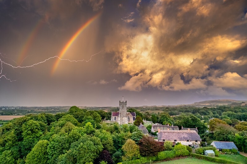 z4092 Departing Storm over Godshill - The Inner Island inc Newport & Godshill