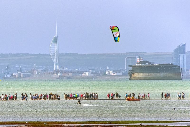 z2576 The Summer Fort Walk - Seaview to Bembridge, Whitecliff Bay and Brading