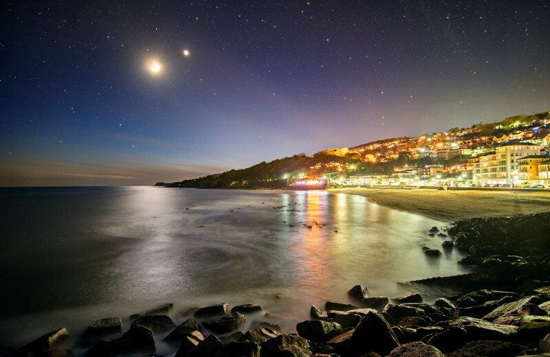 z3571 Moon and Venus Conjunction over Ventnor - Ventnor to St Catherine's inc Bonchurch, Whitwell & the Undercliff