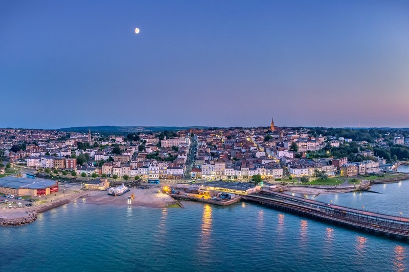z3914 As Dusk Falls over Ryde - East Cowes to Ryde inc Haventstreet, Ashey, Wooton & Binstead