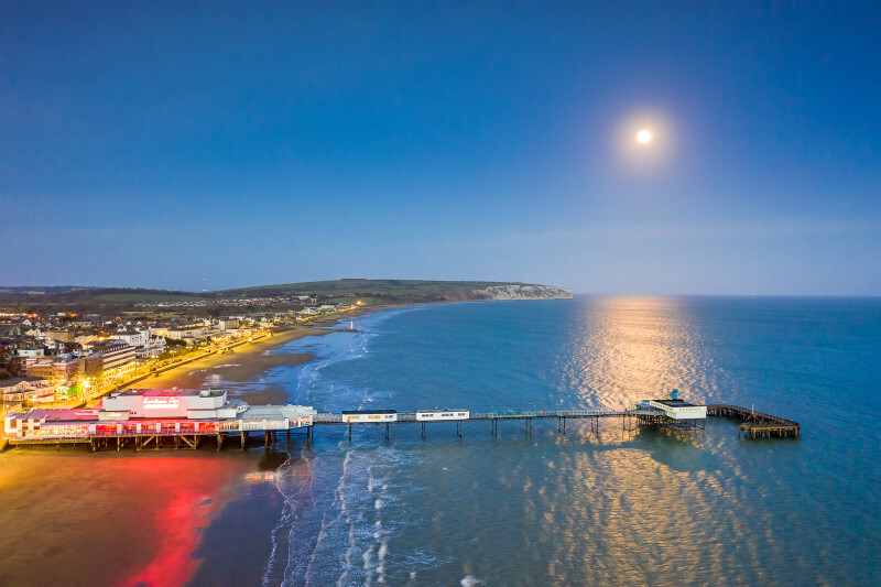 z3225 Sandown Pier Moonrise - Sandown, Shanklin, Luccombe and Wroxall
