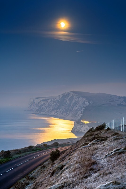 z4359 Lunar Eclipse over Tennyson Down - Freshwater Bay to Colwell Bay inc the Needles