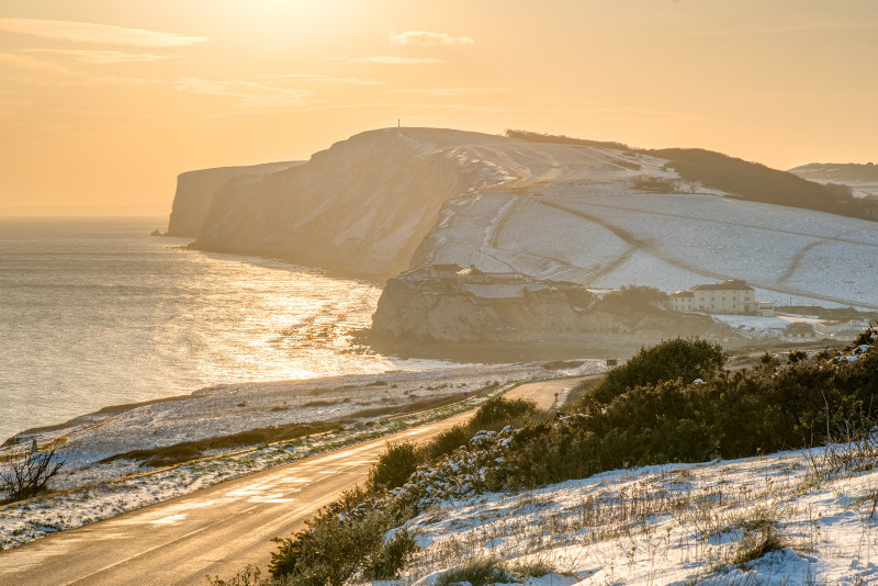 z3204 Tennyson in the Snow - Freshwater Bay to Colwell Bay inc the Needles