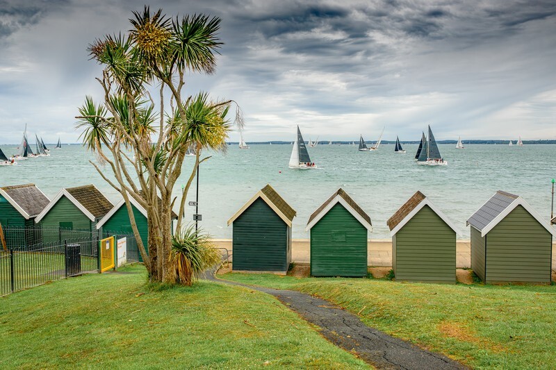 z4383 Round the Island Race, Gurnard - Latest images