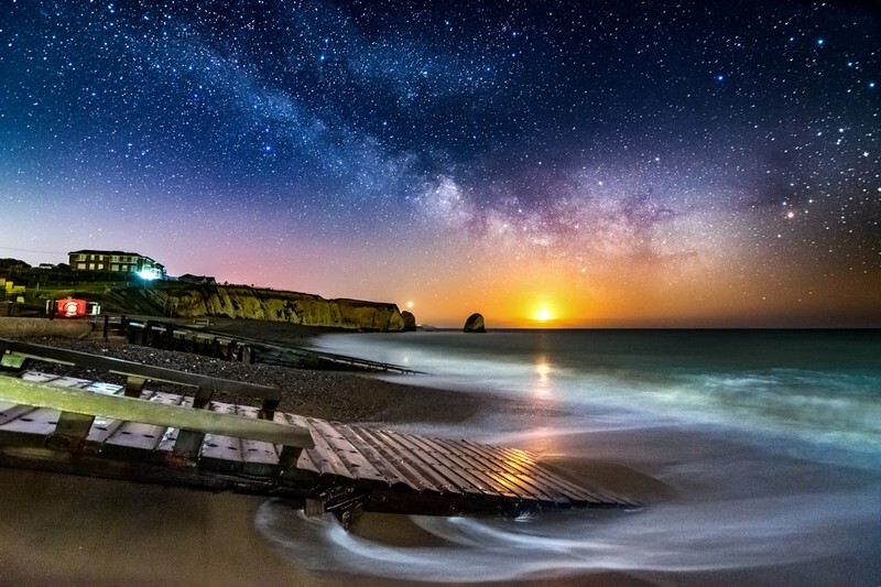 z4000 Moon Venus and the Milky Way, Freshwater Bay - Freshwater Bay to Colwell Bay inc the Needles