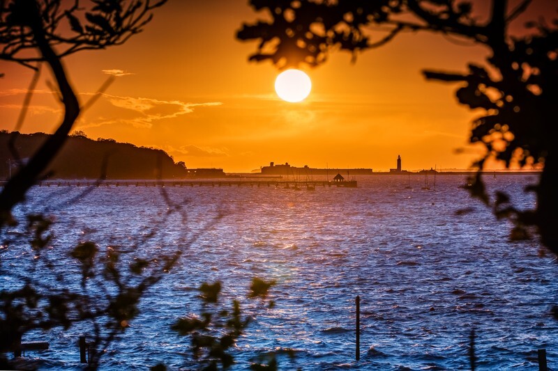 z4163 Yarmouth Sunset - Yarmouth to West Cowes inc Newtown