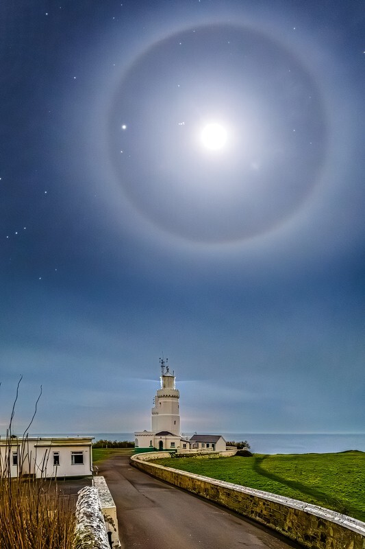 z4348 Moon Halo over St Catherine's Lighthouse - Ventnor to St Catherine's inc Bonchurch, Whitwell & the Undercliff