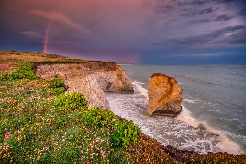 z3799 Passing Storm, Freshwater Bay - Freshwater Bay to Colwell Bay inc the Needles