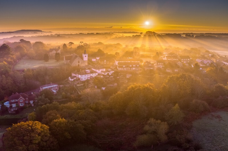 z3948 Newchurch at Sunrise - The Inner Island inc Newport & Godshill