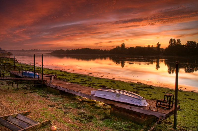 z1681 Sunrise over the River Medina - The Inner Island inc Newport & Godshill