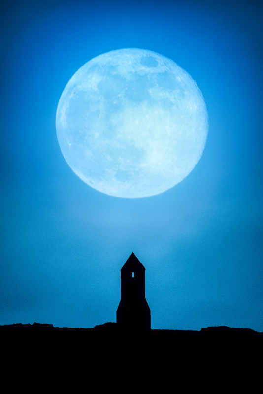 z3214 St Catherines Oratory Moonrise - Blackgang to Compton inc Brighstone, Shorwell & West Wight