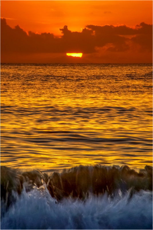 w038 Shanklin Sunrise Surf - The