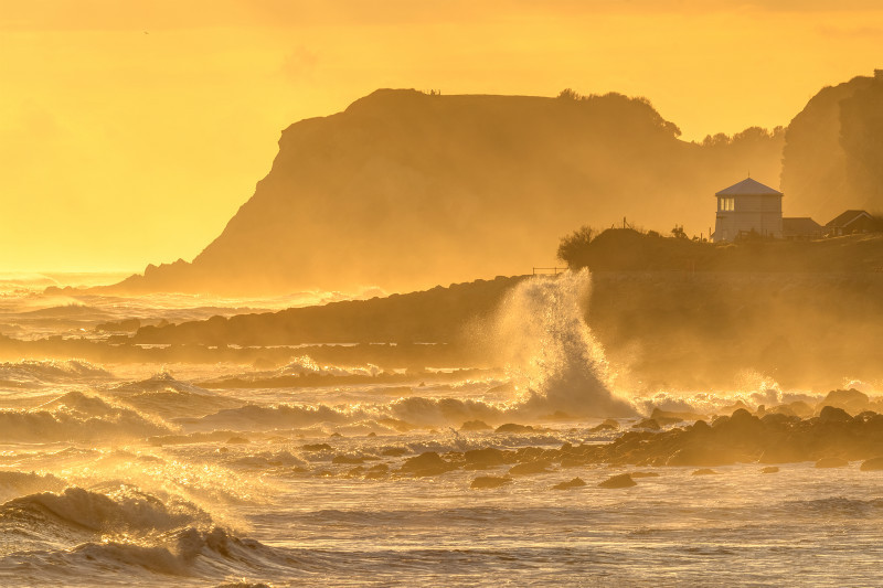 z3206 Steephill waves and beyond - Ventnor to St Catherine's inc Bonchurch, Whitwell & the Undercliff