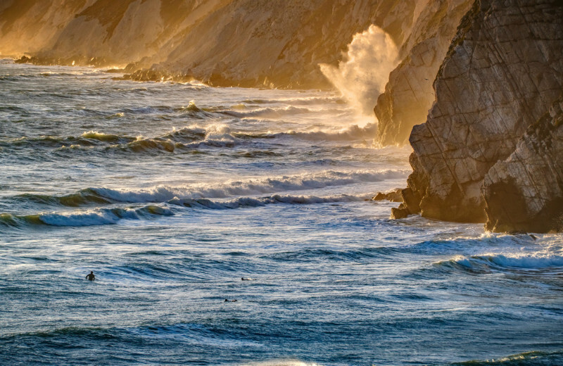 z3679 Surfers at the Mercy of the Ocean, Freshwater Bay - Freshwater Bay to Colwell Bay inc the Needles