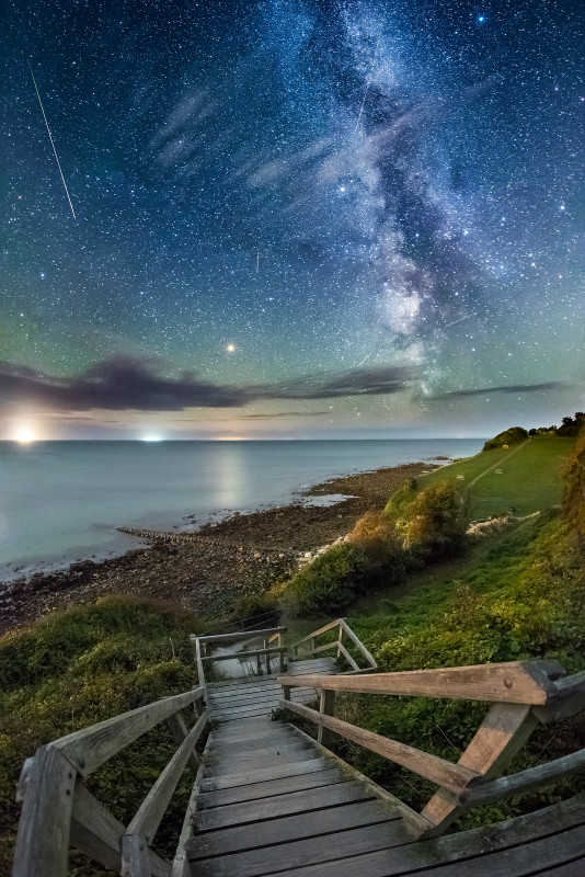 z3283 The Milky Way over the IoW South Coastline - Ventnor to St Catherine's inc Bonchurch, Whitwell & the Undercliff