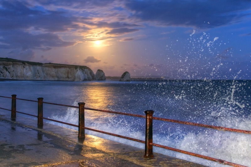 z2489 Midnight Swell under Moonlight, Freshwater Bay - Freshwater Bay to Colwell Bay inc the Needles