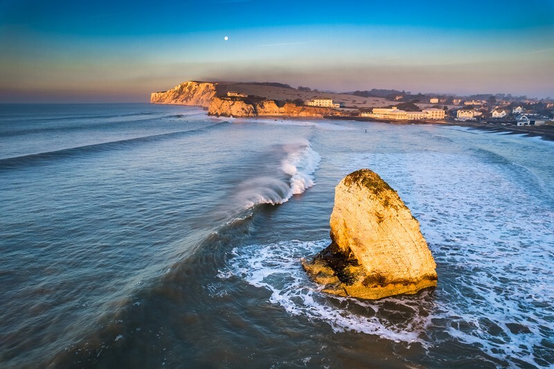 z4212 Sunrise Swells, Freshwater Bay - Freshwater Bay to Colwell Bay inc the Needles