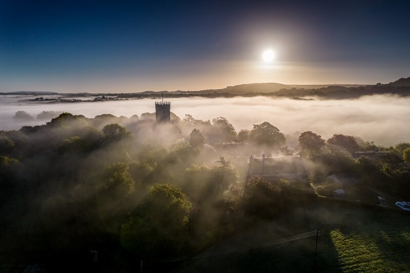 z4143 Misty Morning, Godshill - The Inner Island inc Newport & Godshill