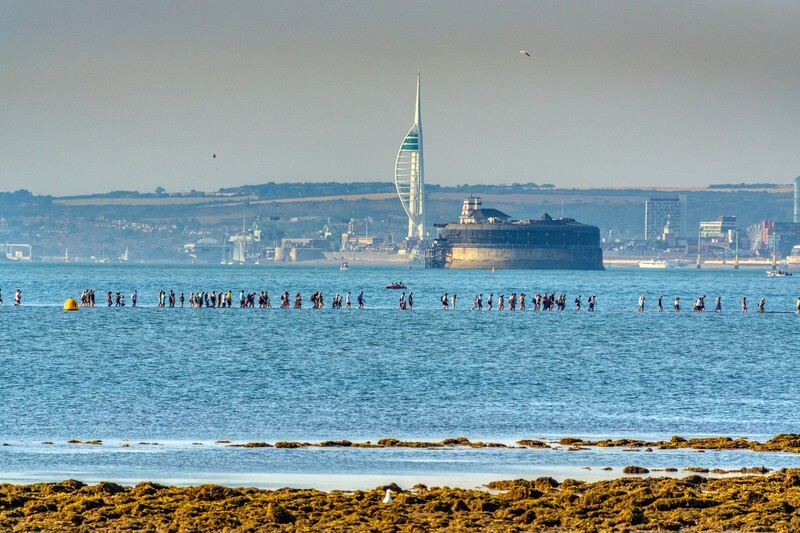 z4337 Walking on Water at the Fort Walk - Seaview to Bembridge, Whitecliff Bay and Brading