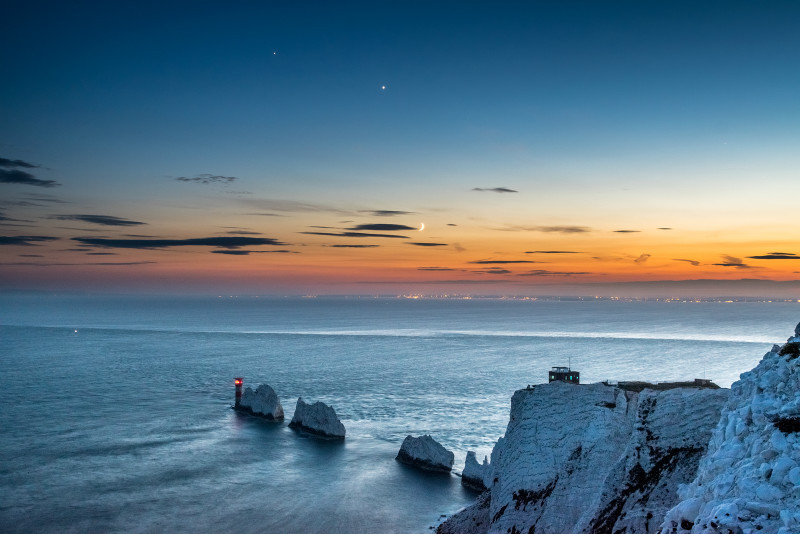 z2792 Moon Venus and Jupiter over The Needles - Freshwater Bay to Colwell Bay inc the Needles