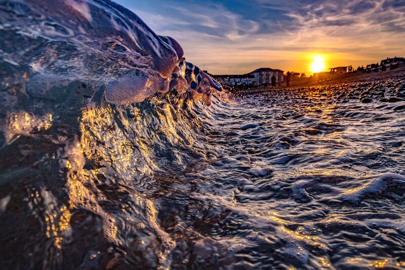 z3789 Sunset Wave, Freshwater Bay - The