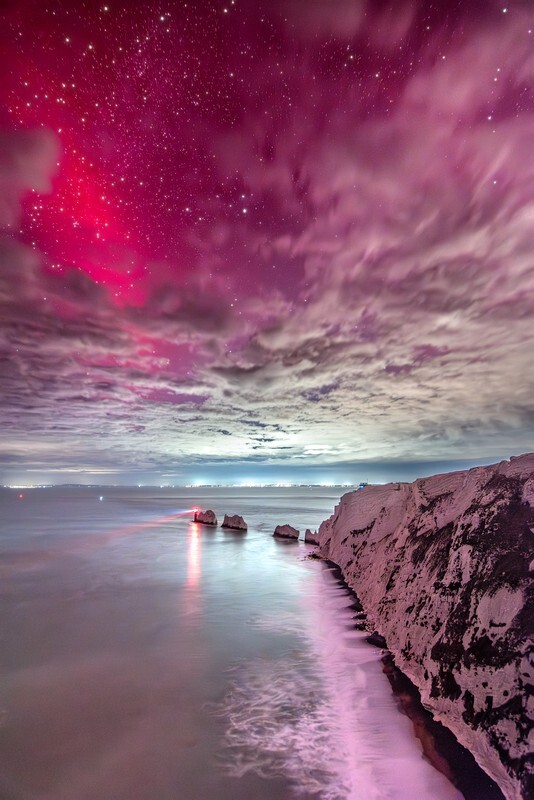 z4312 Midnight Aurora over the Needles - Freshwater Bay to Colwell Bay inc the Needles