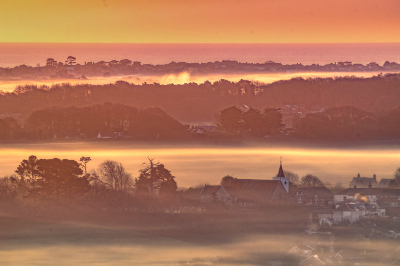 z3327 Morning Mist over Newchurch - The Inner Island inc Newport & Godshill