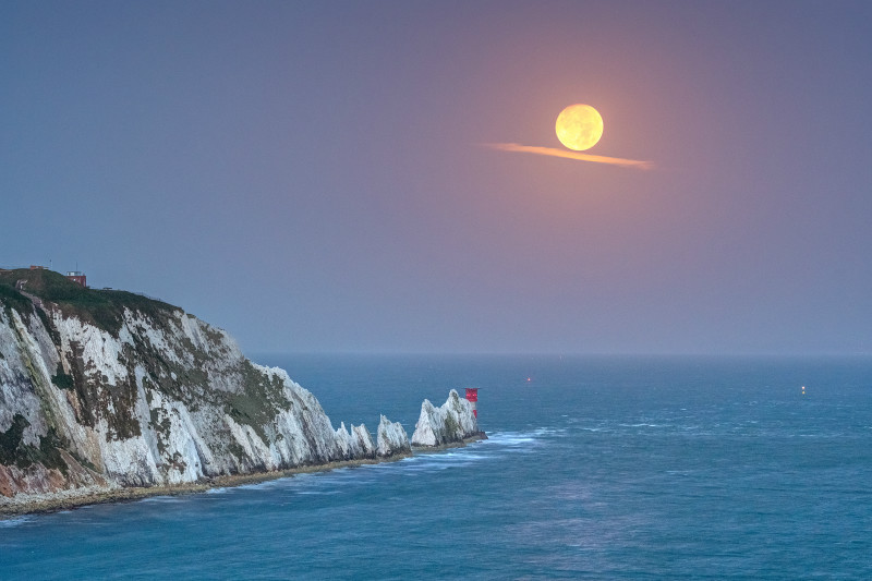 z3108 The Needles Moonset - Freshwater Bay to Colwell Bay inc the Needles