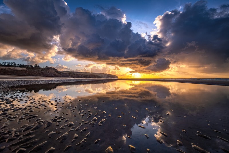 z4413 Morning Showers, Sandown Bay - Latest images