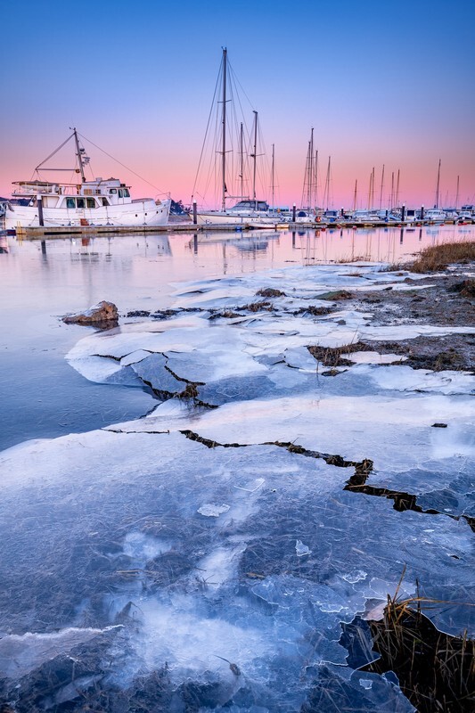 z4236 Frozen Harbour at Dawn, Yarmouth - Yarmouth to West Cowes inc Newtown
