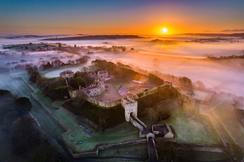 z3991 Misty Sunrise over Carisbrooke Castle - The Inner Island inc Newport & Godshill