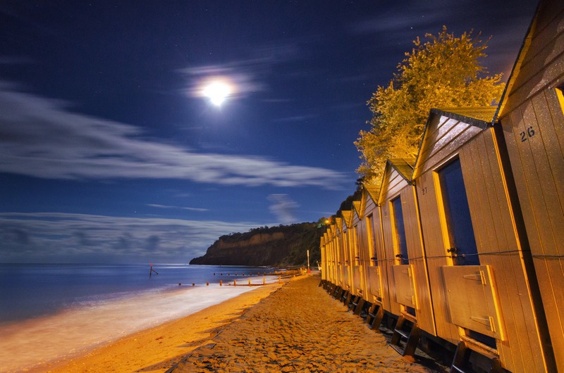 z2328 Beach Huts by Moonlight Shanklin - Sandown, Shanklin, Luccombe and Wroxall