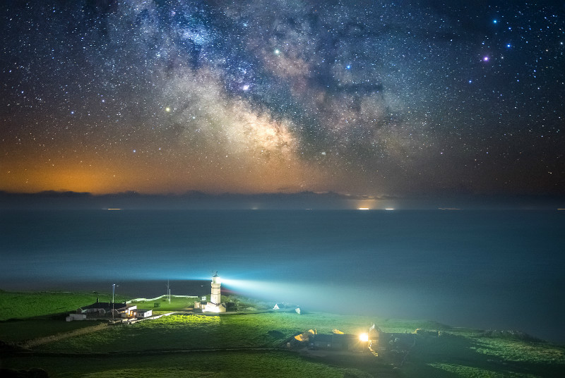 z3050 St Catherines Lighthouse by Starlight - Ventnor to St Catherine's inc Bonchurch, Whitwell & the Undercliff