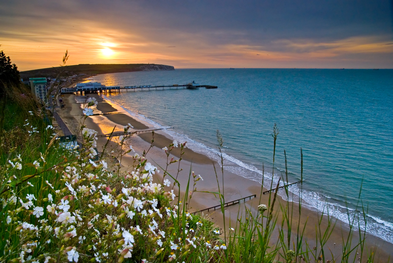 z1021 Sandown Bay sunrise - Sandown, Shanklin, Luccombe and Wroxall