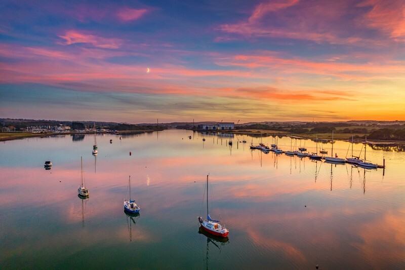 z3939 Sunset Refletcions over the Medina - The Inner Island inc Newport & Godshill