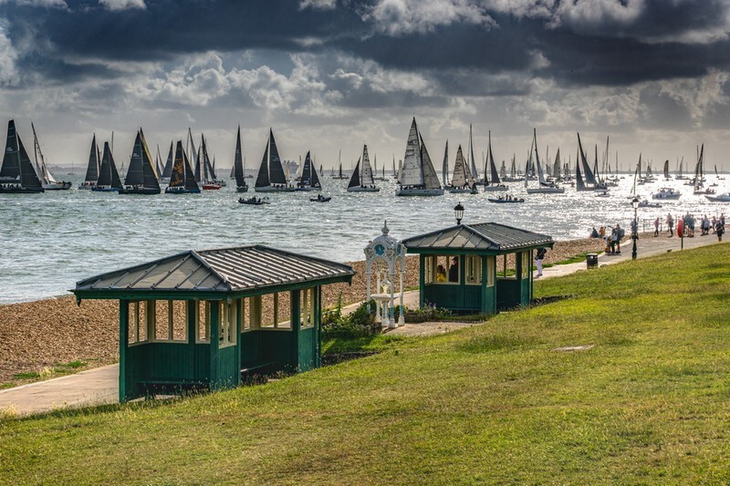z4070 Round the Island Race, Cowes - Yarmouth to West Cowes inc Newtown