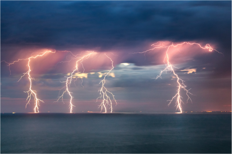 z2764 Approaching Storm off Brighstone - The