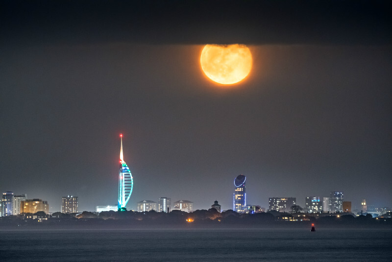 z3567 Portsmouth Moonrise - East Cowes to Ryde inc Haventstreet, Ashey, Wooton & Binstead