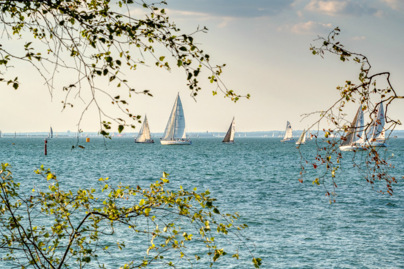 z3238 Round the Island Race from East Cowes - East Cowes to Ryde inc Haventstreet, Ashey, Wooton & Binstead