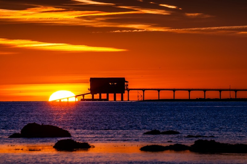 z4172 Sunrise over Bembridge Lifeboat Station - Seaview to Bembridge, Whitecliff Bay and Brading