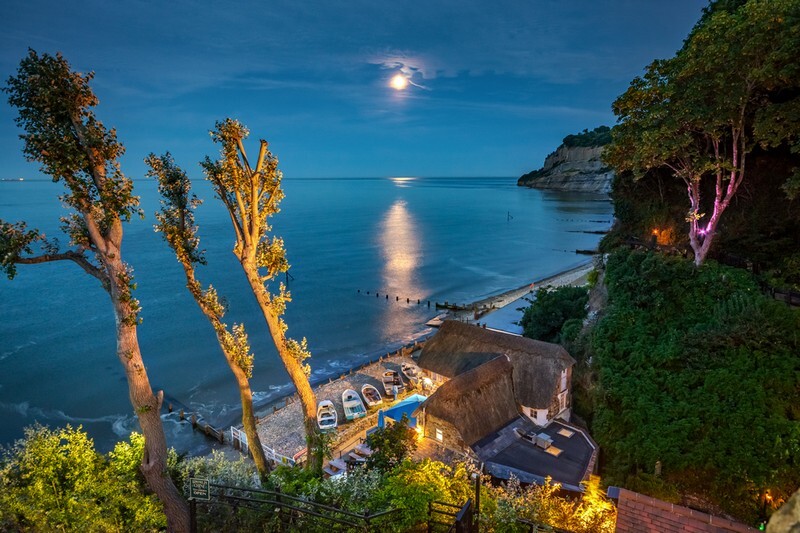 z4082 Summer Moonrise, Shanklin Chine - Sandown, Shanklin, Luccombe and Wroxall