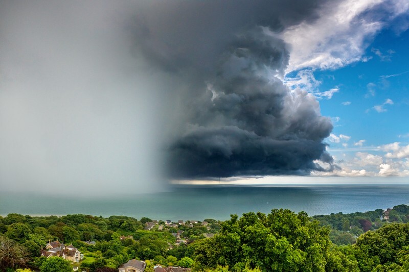 z3922 Island Monsoon, overlooking Ventnor - Ventnor to St Catherine's inc Bonchurch, Whitwell & the Undercliff