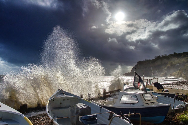 z2545 Stormy Seas, Shanklin Beach - Sandown, Shanklin, Luccombe and Wroxall