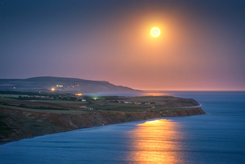 z3227 Rising Moon over Compton Bay - Blackgang to Compton inc Brighstone, Shorwell & West Wight