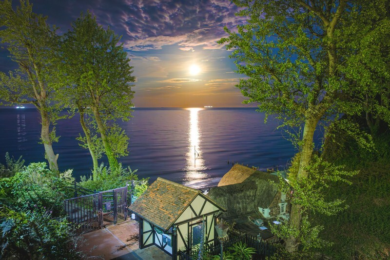z4381 Moonrise over Shanklin Chine - Latest images
